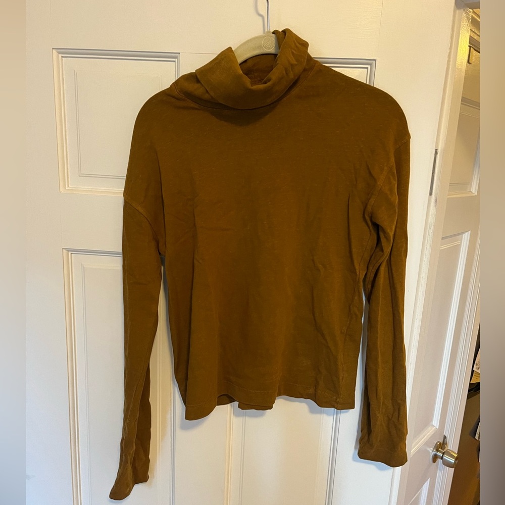 Rivet&thread turtleneck sweater